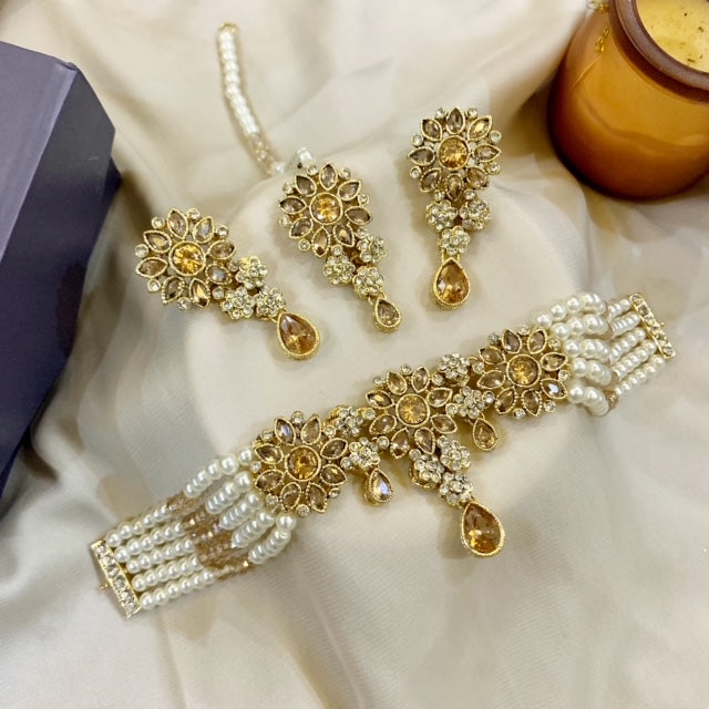 Pearl Charm Fantasy Choker Set CS-43
